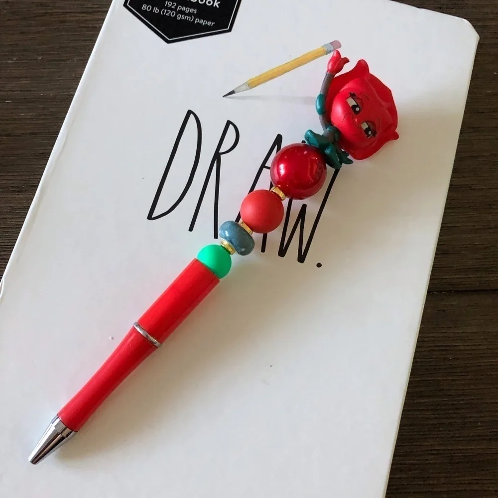 Disney Doorables: Alice in Wonderland: Rose handmade beaded pen